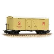 Bachmann Narrow Gauge 393-030 Bogie covered goods wagon in SR cream (OO9 Gauge)