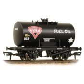 Bachmann Branchline 38-779 14T Class B Anchor-Mounted Tank Wagon 'Fina' Black (OO Gauge)