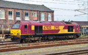 Dapol 2D-010-015 Class 67 EWS Red & Gold 67020 (N Gauge) Free Postage