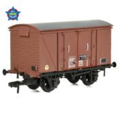 Bachmann Branchline 38-874 BR 12T 'Vanwide' Ventilated Van BR Bauxite (TOPS) [W] (OO Gauge)