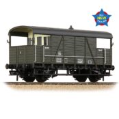 Bachmann Branchline 38-918 SE&CR 25T 'Dance Hall' Brake Van BR Departmental Olive Green (OO Gauge)