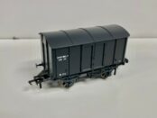 Rapido Trains 908015 GWR Dia. V6 'Iron Mink' van W292 in BR black 'Sand Van' (OO Gauge)