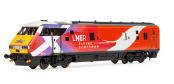 Hornby R40370 LNER, Flying Scotsman, Mk4 DVT, 82205 - Era 11 (OO Gauge)