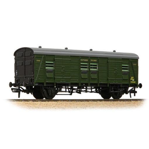 Bachmann Branchline 39-531A SR CCT 'Covcar' Covered Carriage Truck SR Maunsell Green Era 3 (OO Gauge)